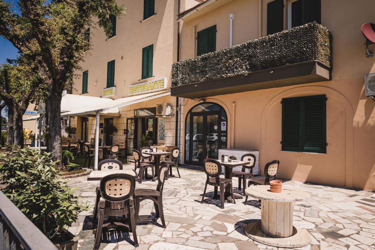Hotel The Flash - Venturina Terme Luaran gambar